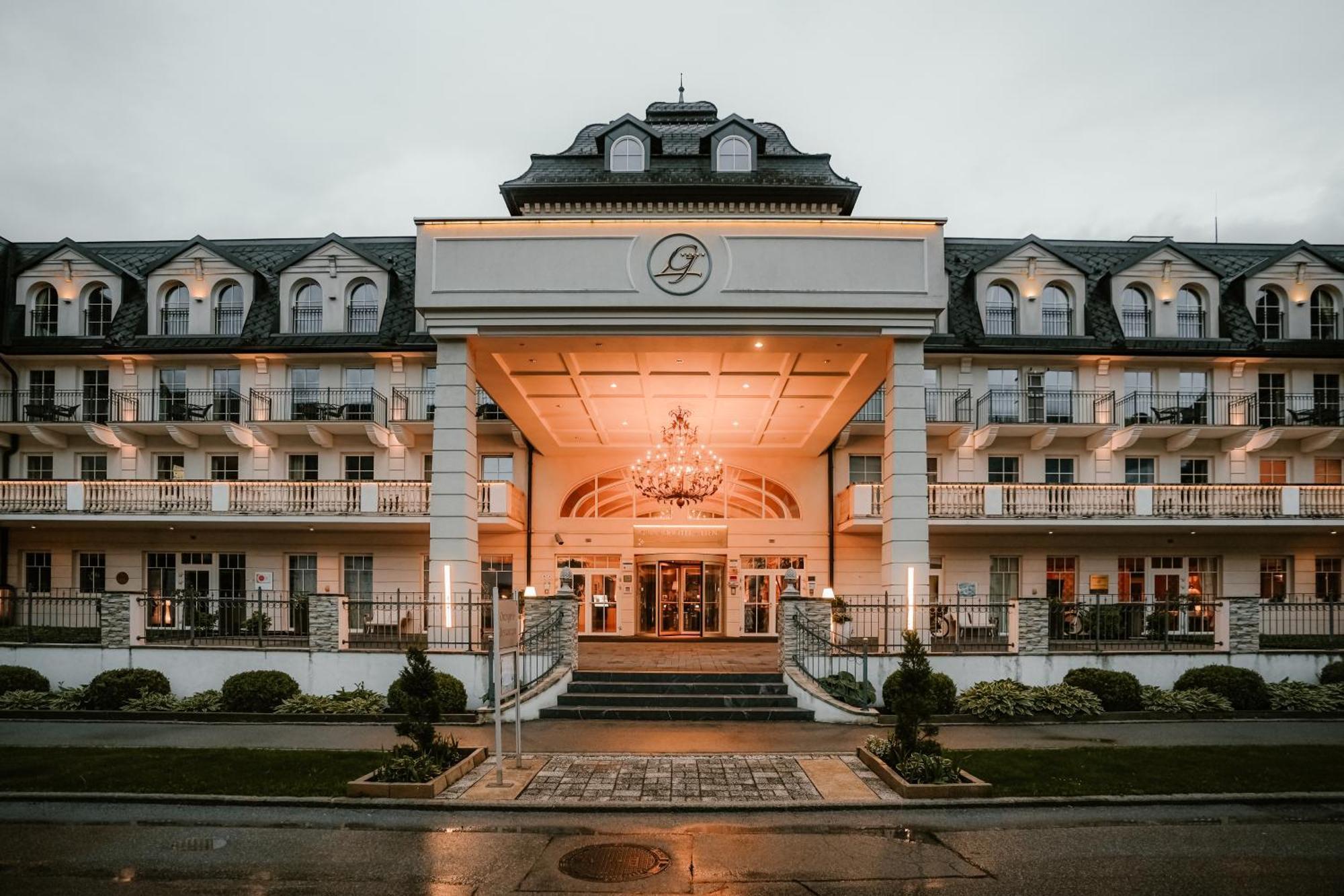 Grandhotel Lienz Business-Wellness & Gourmet Екстер'єр фото